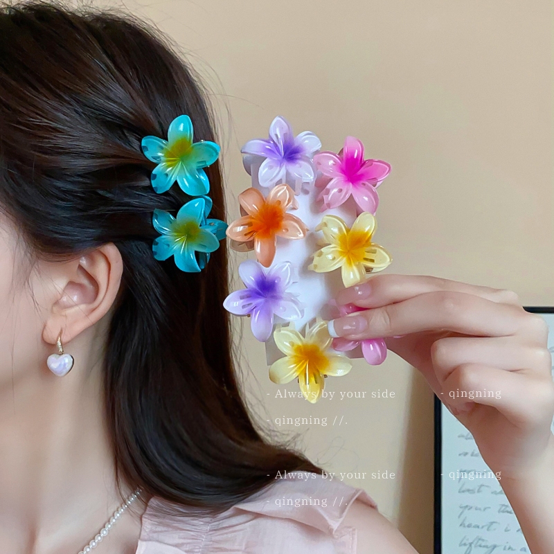 กิ๊บติดผมดอกไม้พอร์ซเลนขนาดเล็ก Super Fairy ลมวันหยุดริมทะเลทรัมเป็ตฉลามกิ๊บด้านข้างอุปกรณ์เสริมยอดนิยมสําหรับหมวกกันน็อกของผู้หญิง