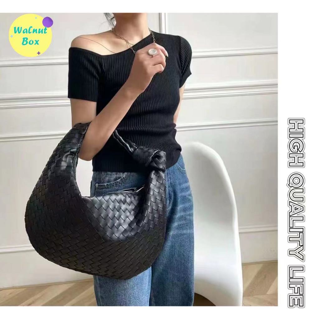 Retro Hand-ทอ 2024 กระเป๋าสานหญิงทอแบรนด์ใหญ่สไตล์เดียวกันCross-Body Underarm Bag High-Endกระเป๋าถือจัดเลี้ยง