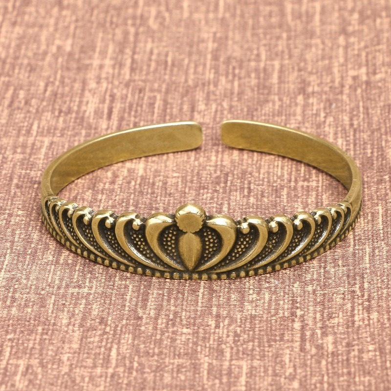 Retro ทองเหลือง Queens Crown รูปแบบเจ้าหญิงกําไลข้อมือคลาสสิกทองแดงบริสุทธิ์ Openable สร้อยข้อมือผู้หญิงโบราณสายรัดข้อมือของขวัญวันวาเลนไทน์