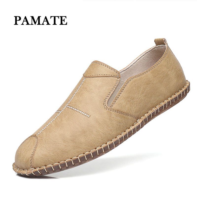 PAMATEรองเท้าสบาย ๆ สำหรับผู้ชาย นี้มีสองสี คือ สีเหลืองและสีดำ ขนาดอยู่ในช่วง 38-44.