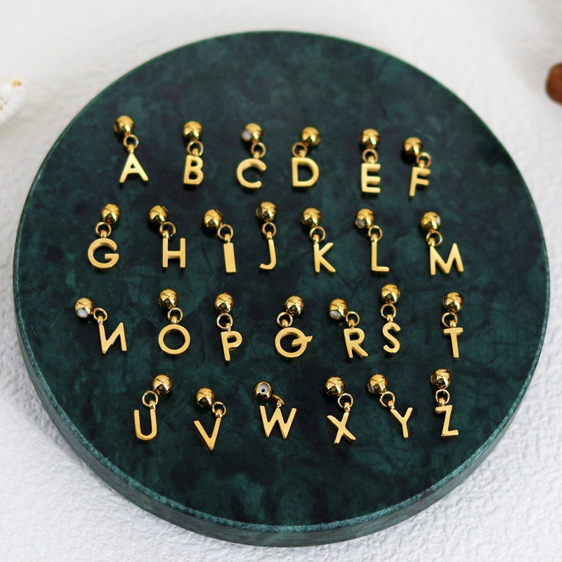 26 ตัวอักษรภาษาอังกฤษจี้ DIY จี้สร้อยคออุปกรณ์เสริม Initial Letter Charm เครื่องประดับอุปกรณ์เสริมสร้อยคอจี้เครื่องประดับทําด้วยมือขายส่ง