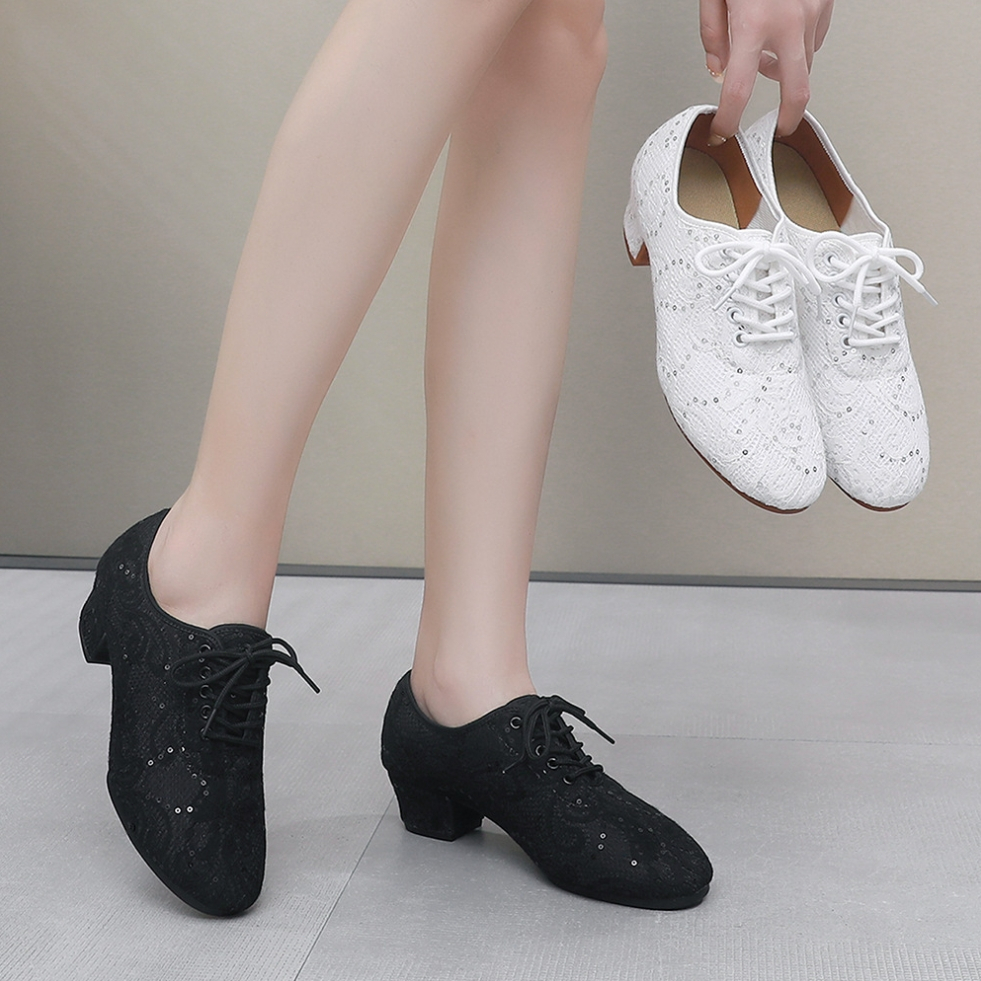 Qsuccua ผู้ใหญ่สุภาพสตรี Square Dance Ballroom Dance รองเท้าผ้าใบเต้นรํากลางแจ้งส้นกลาง