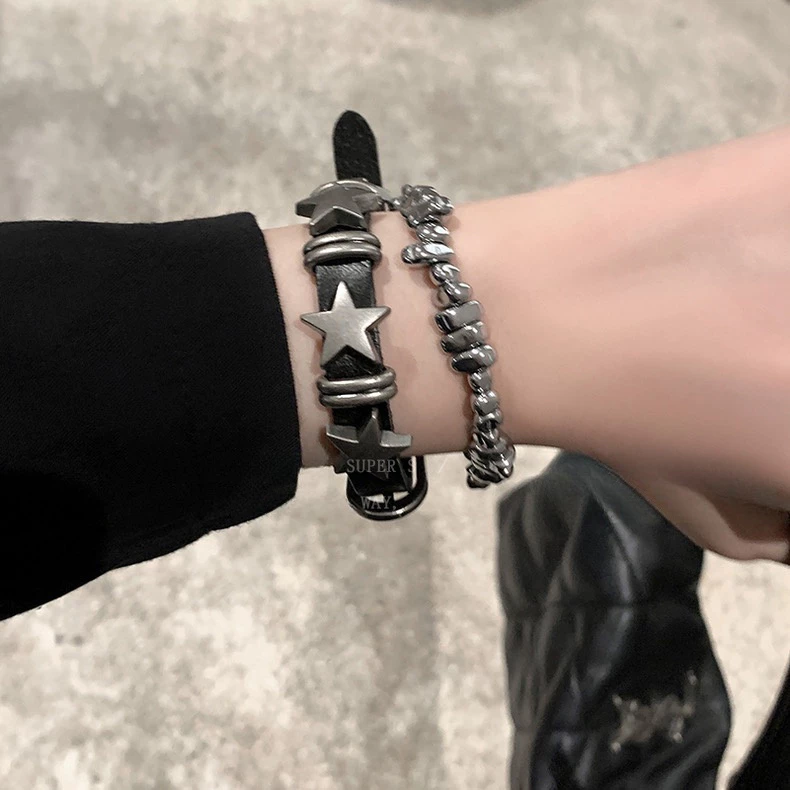 สร้อยข้อมือหนัง จี้ดาวแฟชั่น ผู้หญิง เข้ากับทุกชุด thumbnail 9