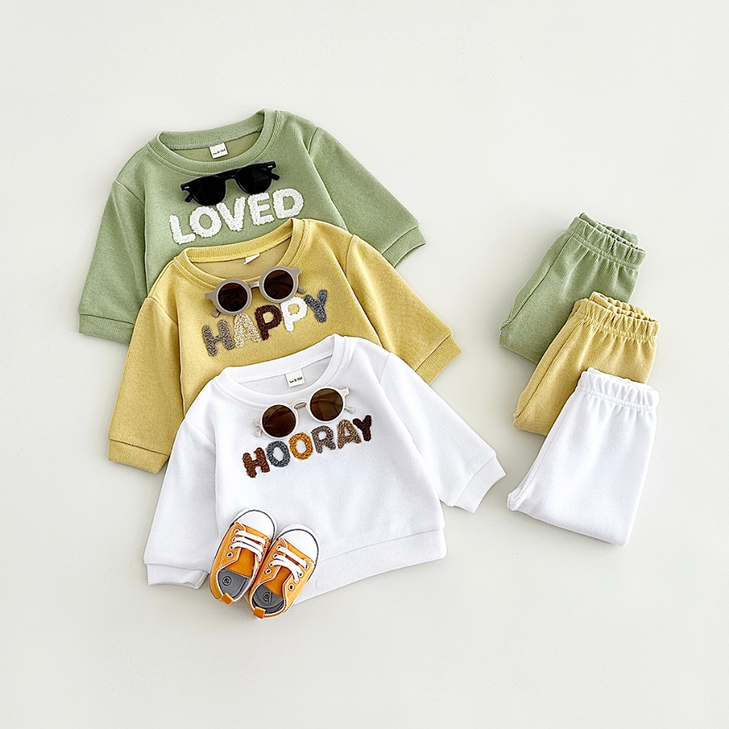 เสื้อผ้าเด็กฤดูใบไม้ผลิฤดูใบไม้ร่วงสไตล์จดหมายแพทช์แขนยาวด้านบน + แข็งนุ่มกางเกงชายหญิงเสื้อผ้า