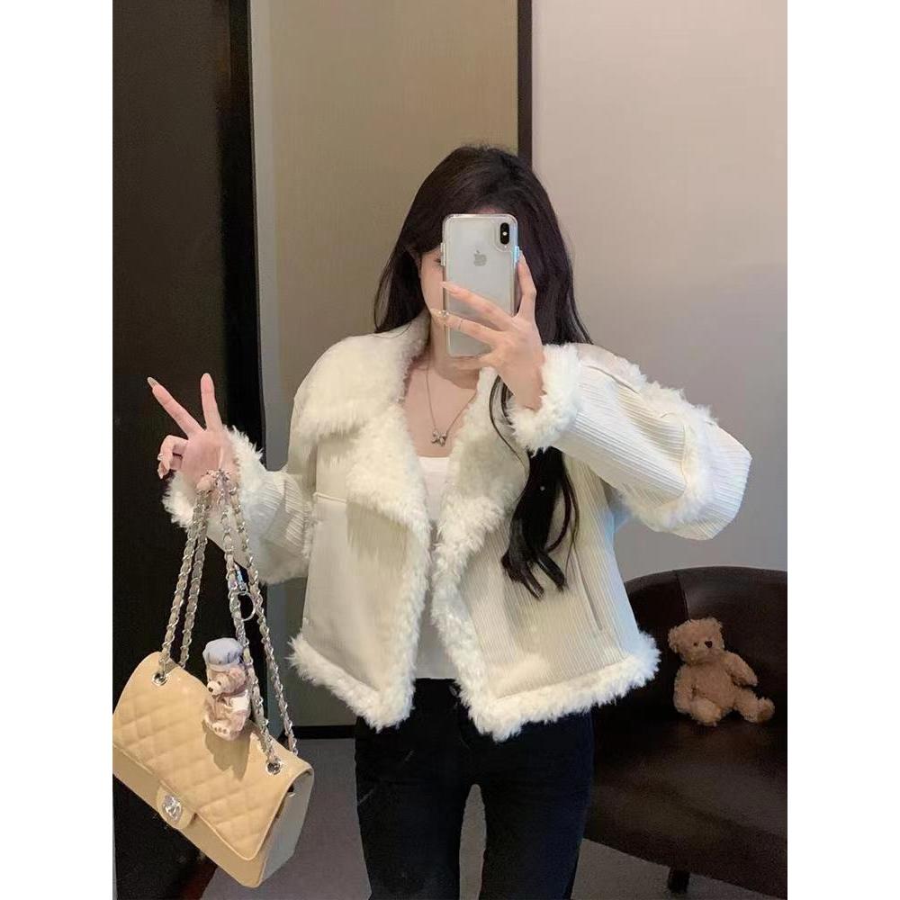 【สินค้าพร้อม】 เสื้อโค้ทกระโปรงสั้น เอวสูง ขนเฟอร์ สองชิ้น แฟชั่นฤดูหนาว สไตล์เรโทร สําหรับสตรี