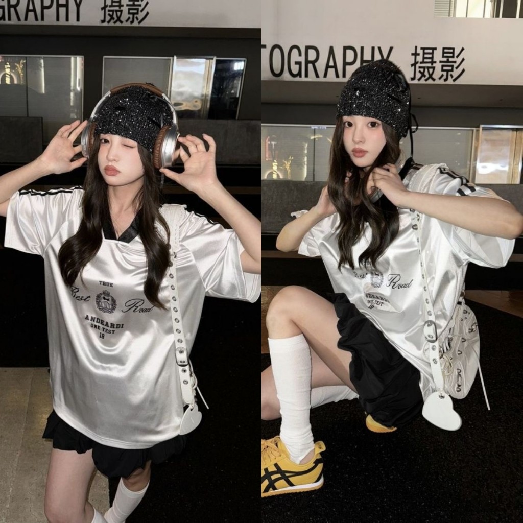 เสื้อยืด unisex สไตล์อเมริกัน retro sport เสื้อยืดแขนสั้นคอวี jersey Oversize หลวมสบายๆเสื้อคู่ Street สวมใส่สําหรับเด็กผู้หญิง