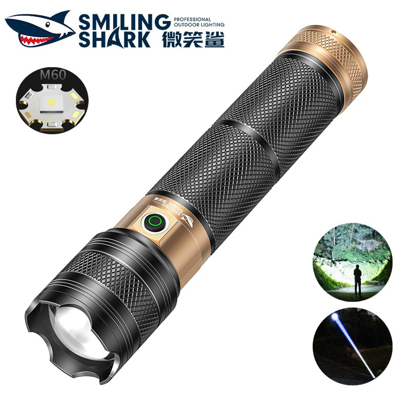 SmilingShark SD5261 ไฟฉาย led แสงที่แข็งแกร่ง M60 8400lm คบเพลิงแสงซุปเปอร์ไบรท์ ซูมได้ Type-C ชาร์จใหม่ได้ 5 โหมดกันน้ำสำหรับการเดินป่าตั้งแคมป์กลางแจ้ง