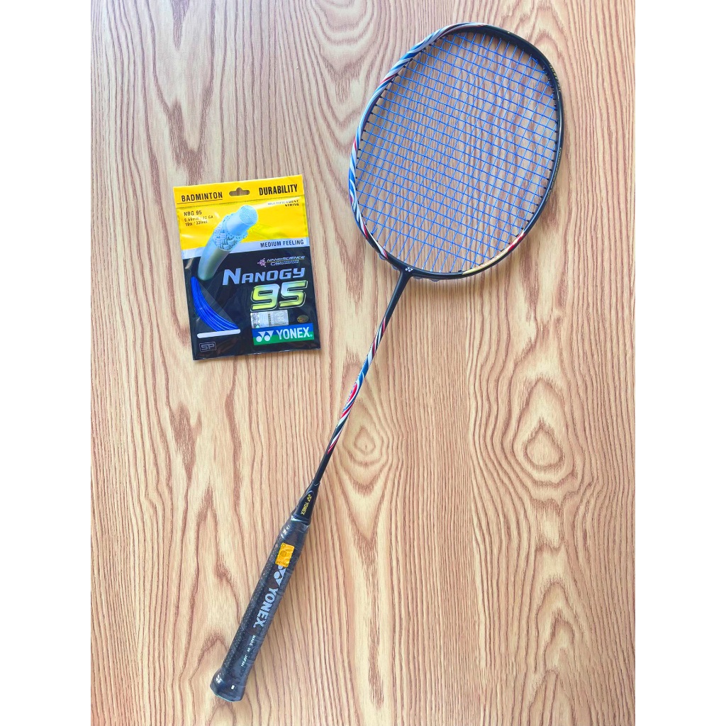 【จัดส่งในวันเดียวกัน】YONEX ไม้แบดมินตัน ASTROX 100 ZZ ไม้แบดมินตันที่ระลึกทีมชาติจีน AX100ZZ 4UG5 Fr