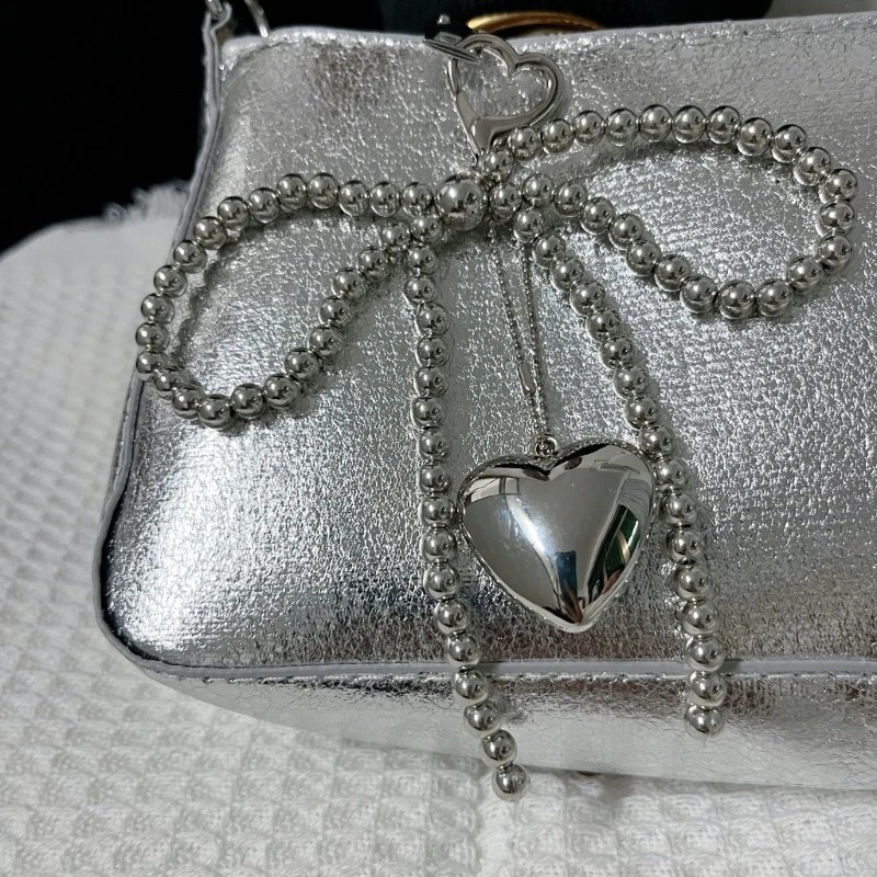 ที่ละเอียดอ่อนลูกปัดพวงกุญแจ Handmade Pearl Bow รูปจี้พวงกุญแจหัวใจพวงกุญแจเครื่องประดับ Pearl ตกแต่งสําหรับกระเป๋าโทรศัพท์