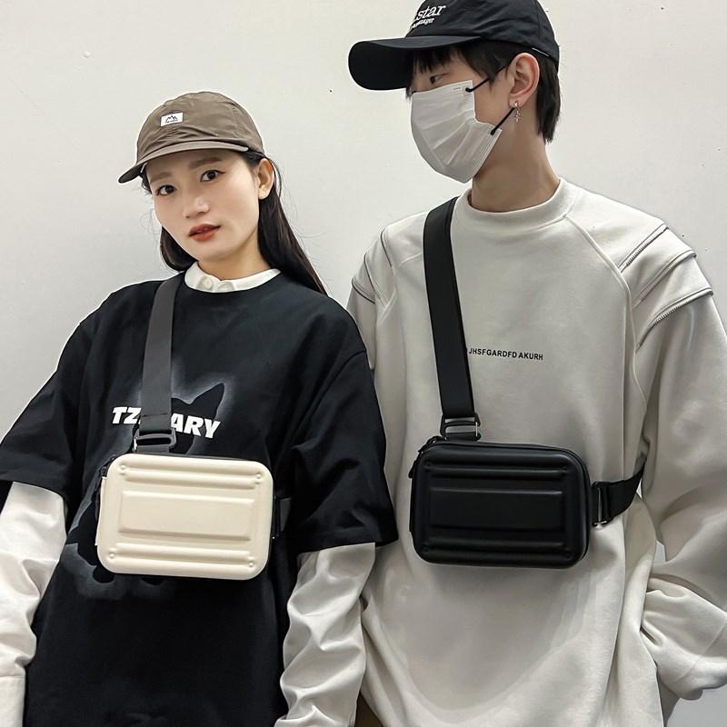 แฟชั่นเกาหลีความจุขนาดใหญ่กันน้ํากล่องกระเป๋าเกาหลี อิน ญี่ปุ่น ค โรสบอดี กระเป๋าสําหรับผู้ชาย
