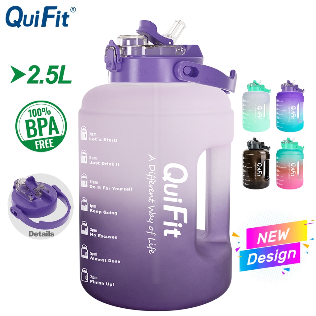 Quifit ขวดน้ําพลาสติก ปากกว้าง 2.5 ลิตร พร้อมฝาหลอด และที่มาร์กเวลาแรงบันดาลใจใหม่ ปลอด BPA พร้อมที่จับ สําหรับเล่นกีฬา ยิม กลางแจ้ง