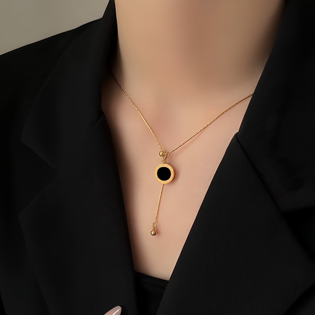18k Gold-Plated สีดําสีขาวสร้อยคอสองด้านแฟชั่นไทเทเนียมเหล็กไม่ซีดจางสไตล์ใหม่การออกแบบดึงออกโซ่กระด
