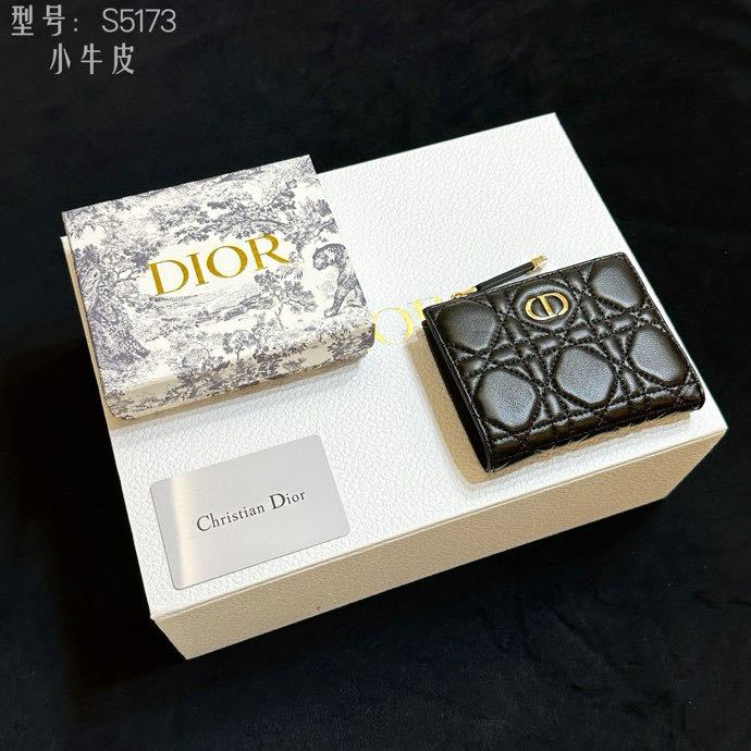 พร้อมส่ง กระเป๋าสตางค์ใบสั้นผู้หญิง Dior ใหม่คุณภาพสูง 100%