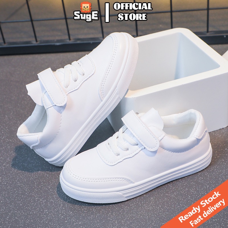 SUGE รองเท้ากีฬา รองเท้าผ้าใบลําลอง พื้นนิ่ม สีขาว สําหรับเด็กผู้ชาย และเด็กผู้หญิง