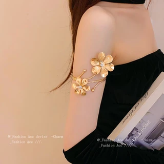 ยุโรปและสหรัฐอเมริกาข้ามพรมแดนดอกไม้เพชร-หุ้มห่อ เปิดสร้อยข้อมืออารมณ์ขนาดเล็กลมเย็นสร้อยข้อมือแฟชั่นแสงหรูหราความรู้สึกสูงของเครื่องประดับมือ