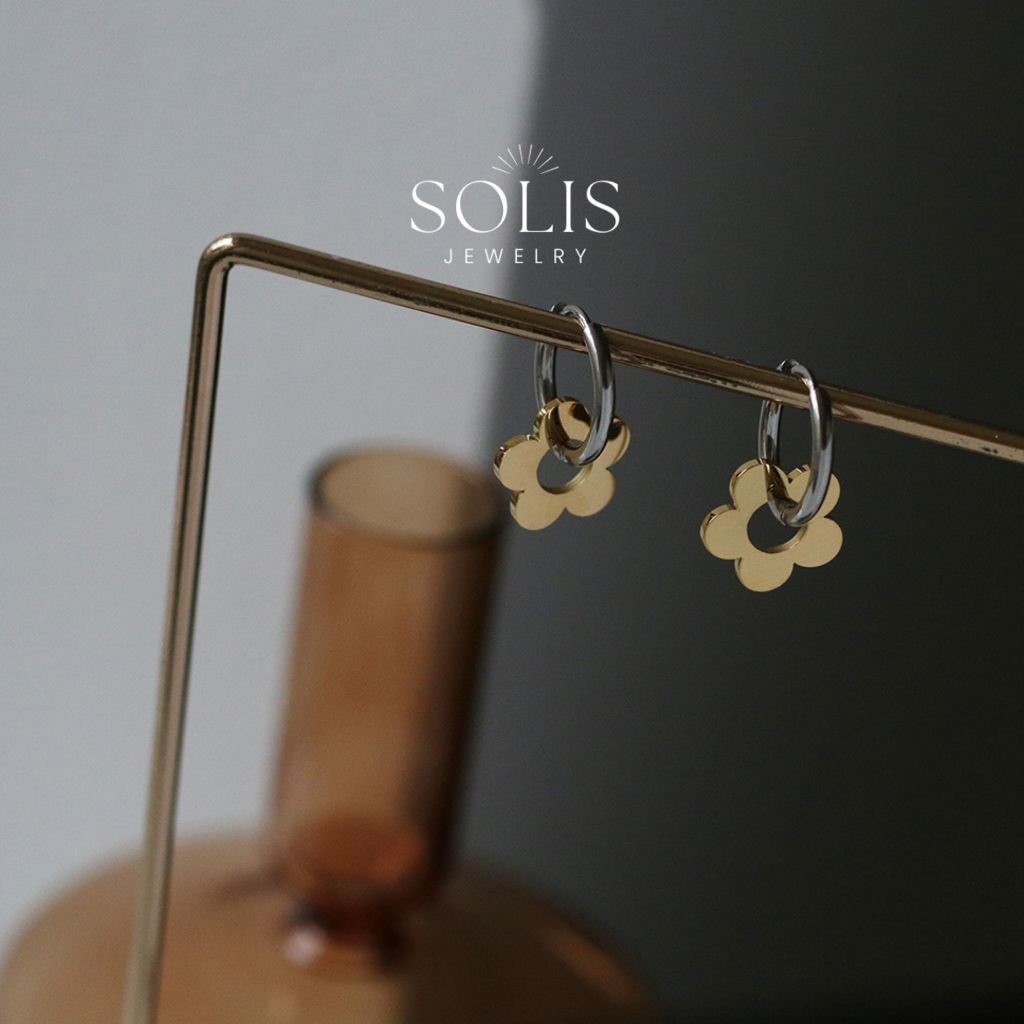 Non-tarnish 18K Gold Daisy Flower Hoop ต่างหู • ต่างหูห้อยไฮโปอัลเลอร์เจนิกสแตนเลสเหล็กไทเทเนียม ER204