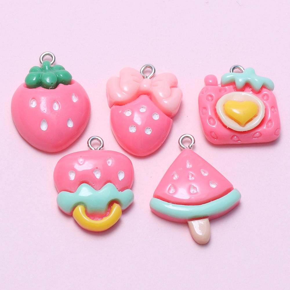4ชิ้นน่ารักสีแดงสตรอเบอร์รี่แตงโมผลไม้เรซิ่นจี้เสน่ห์สําหรับเครื่องประดับทําต่างหูสร้อยคออุปกรณ์เสริม