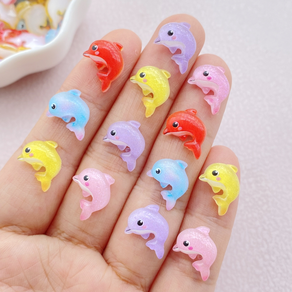 เรซิ่น ลายการ์ตูนปลาโลมา โปร่งใส เรืองแสง สีสันสดใส น่ารัก ใช้สําหรับตกแต่งเล็บ ทําด้วยตัวเอง 30 ชิ้น