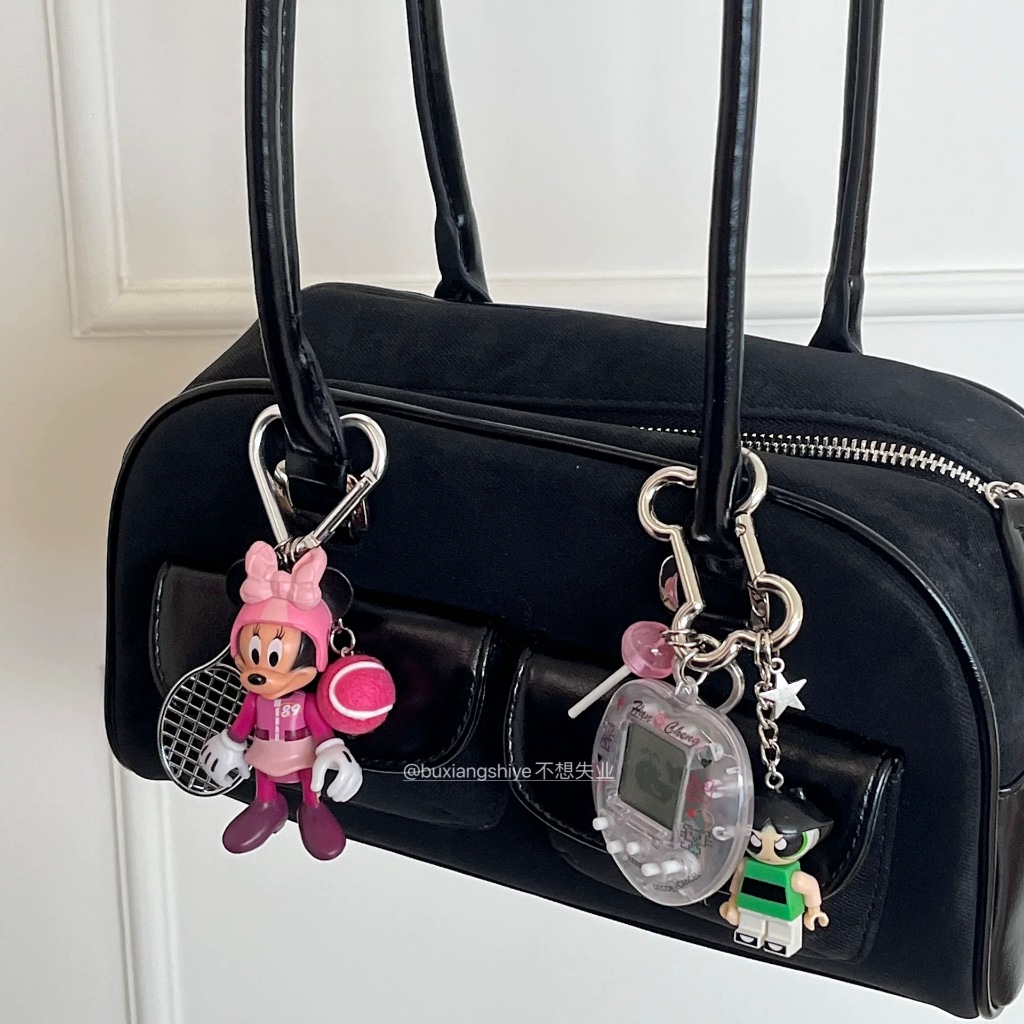 Original Niche แฟชั่น miu Fancycle กระเป๋าจี้พวงกุญแจรถคู่สไตล์กระเป๋าจี้คอนโซลวิดีโอเกมแฟชั่นที่ไม่ซ้ํากันกระเป๋าเครื่องประดับจี้พวงกุญแจ