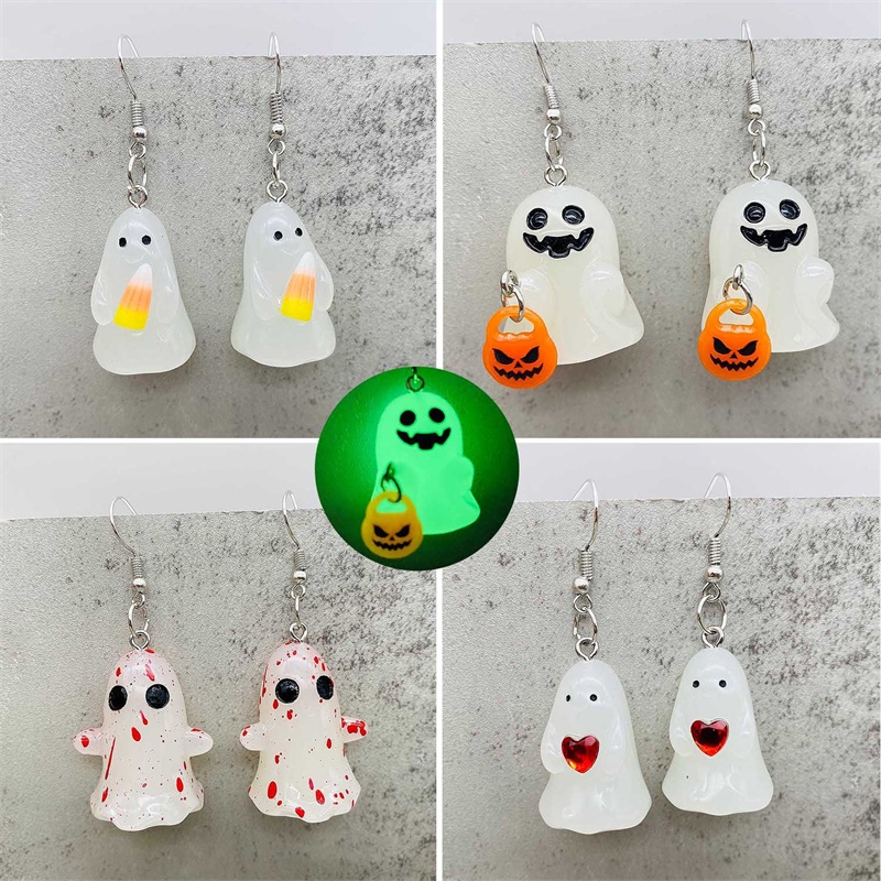 Jushi ฮาโลวีนเรืองแสง Ghost ต่างหูอะคริลิค Hypoallergenic Niche Spooky ของขวัญ