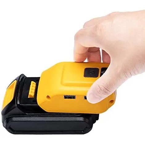 Power Source Converter อะแดปเตอร์แบตเตอรี่สําหรับ Dewalt 18V 20V Max Li-ion แบตเตอรี่ Dual USB Type-C DC LED ทํางาน