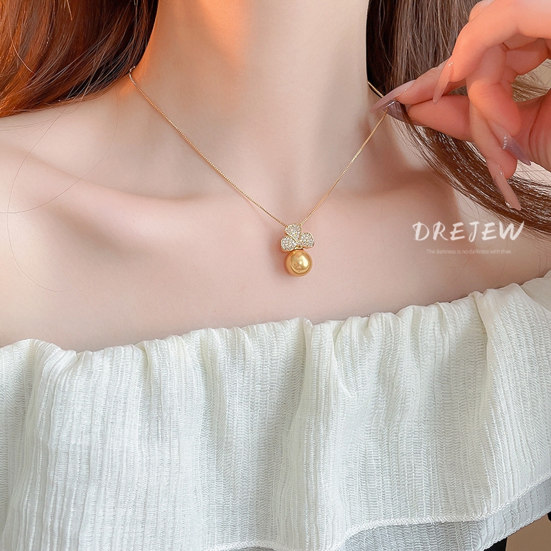DREJEW ทอง 18k electroplated zircon clover จี้มุกสร้อยคอใหม่หรูหราแฟชั่น clavicle chain เครื่องประดับระดับไฮเอนด์สําหรับผู้หญิง