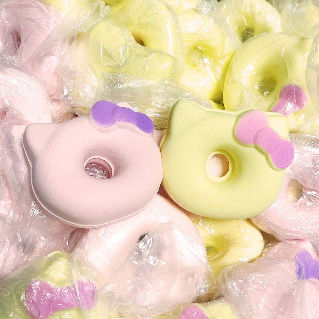 Kitty Cat Doughnut น่ารัก Squishy ของเล่นบีบบรรเทาความเครียด Sticky Slow-rise ของเล่นสําหรับสาววัยรุ่นเด็ก 9 ซม.