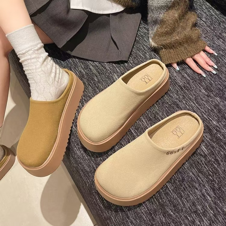 สุภาพสตรี Baotou รองเท้าแตะ 2024 แฟชั่นสไตล์ใหม่ All-Match Casual รองเท้าแบนสไตล์อังกฤษความสูงหนา Soled ครึ่งรองเท้าแตะผู้หญิง Lazy Mules