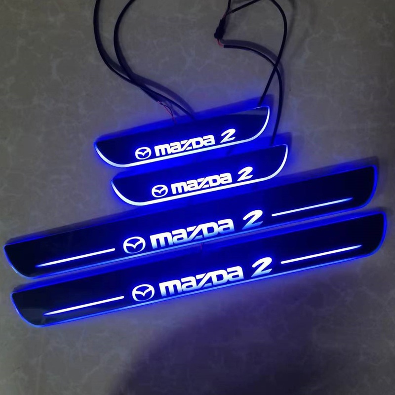 Mazda 2 DJ 2014-2024 4PCS อะคริลิค Moving LED ยินดีต้อนรับเหยียบรถ Scuff แผ่นเหยียบประตู Sill