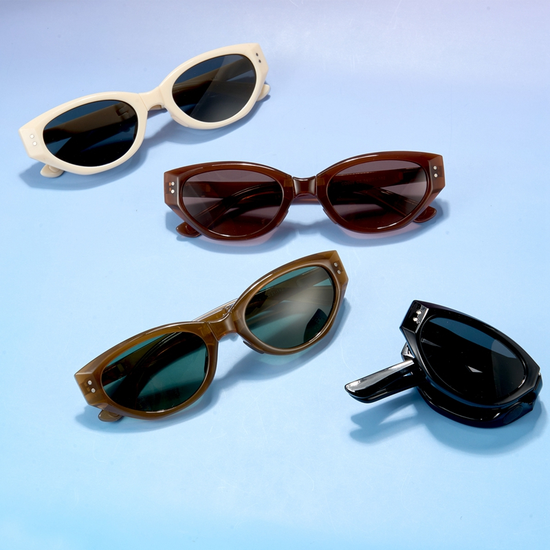 Cyxus แว่นตากันแดดแบบพับได้โพลาไรซ์ Cat Eye Frame Unisex ฤดูใบไม้ผลิขาแผ่นจมูกซิลิโคน P1181