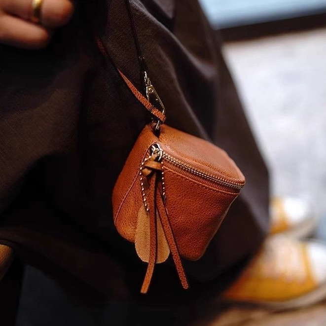 [LY] Mini Simple Square Cowhide Bag กระเป๋าคลัทช์หูฟังที่เก็บการ์ดกระเป๋าใส่เหรียญความจุขนาดใหญ่