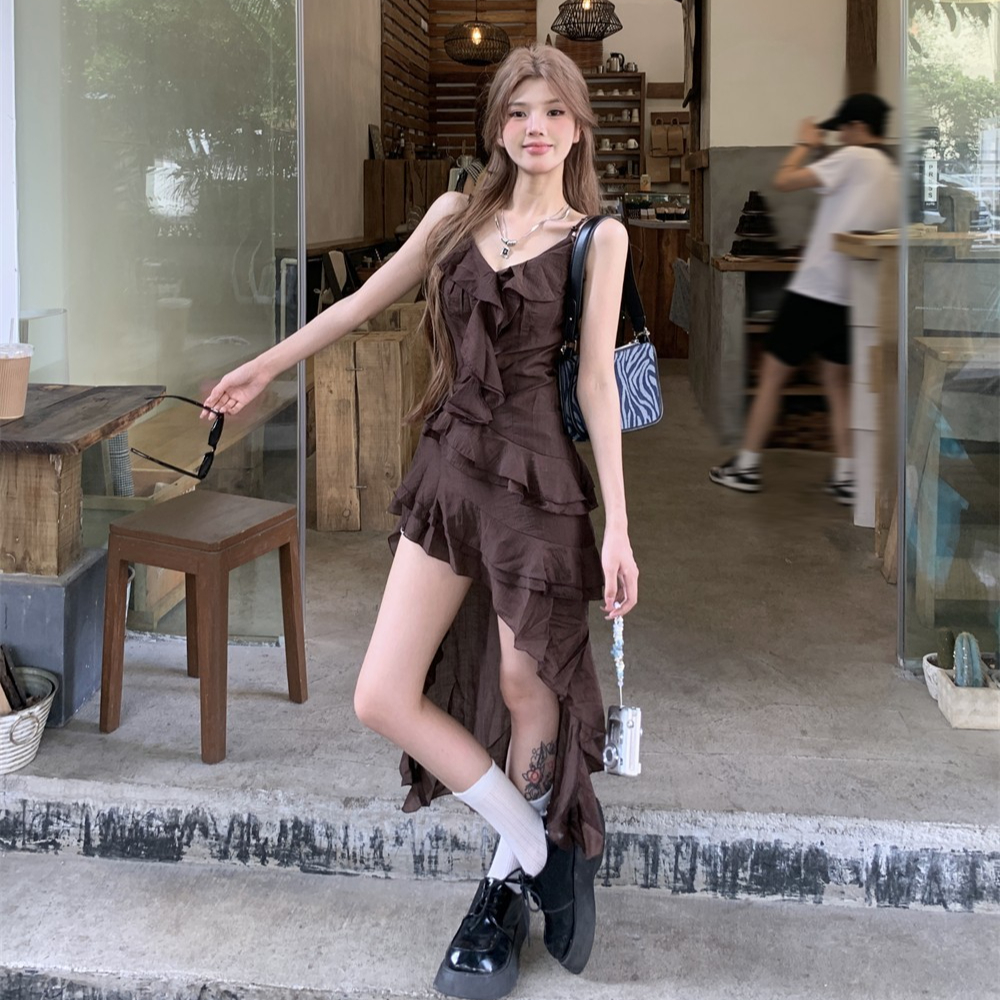 74831 ชุดเดรสสั ้ นแขนกุดคอวีไม ่ สม ่ ําเสมอ