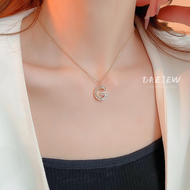 DREJEW เดรช ข้ามพรมแดนสไตล์ใหม่เพทายบิ๊กกสร้อยคอจี้ตัวอักษรแฟชั่นยุโรปและอเมริกาออกแบบกระดูกไหปลาร้าโซ่อารมณ์และบรรยากาศเครื่องปร