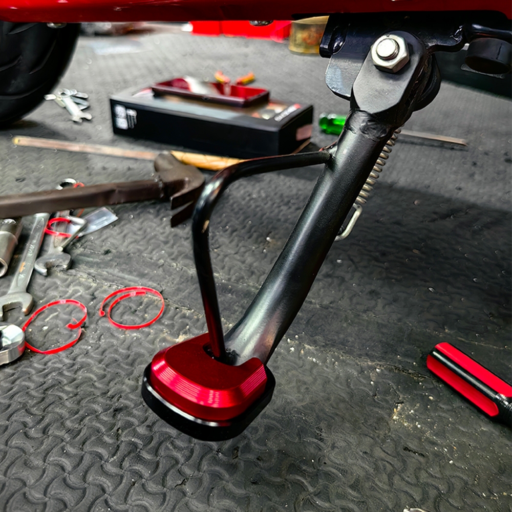 อุปกรณ์เสริมรถจักรยานยนต์สําหรับ LAMBRETTA X300 อลูมิเนียม Kickstand ขยายฝาครอบสําหรับ LAMBRETTA X300 202TA X300v