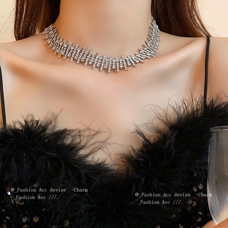 เกาหลีใต้ Instagram super flash เพชรสร้อยคอไม่สม่ําเสมอ niche creative Clavicle chain แฟชั่นหรูหราลมเย็นเครื่องประดับผู้หญิง