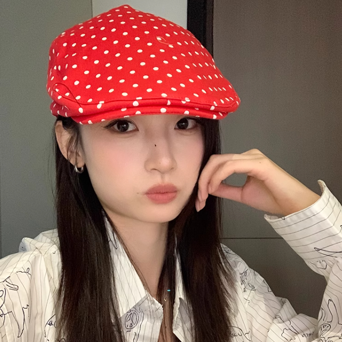 สไตล์เกาหลี Polka Dot All-Match จิตรกรหมวกหญิงสไตล์ใหม่ Niche อารมณ์เฉพาะหวานบางสไตล์ใบหน้าเล็กไปข้างหน้าหมวก
