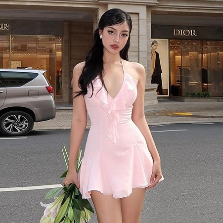 แปลก Puss Casual Mini Dresses Halter V คอปิดแขน Backless Solid อเนกประสงค์ Street บรรยากาศสไตล์แฟชั่น 2024 ร้อนใหม่