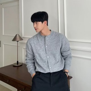 เสื้อสเวตเตอร์คาร์ดิแกนผู้ชายสีเทาเรียบง่ายลําลองถัก อิน เทร…
