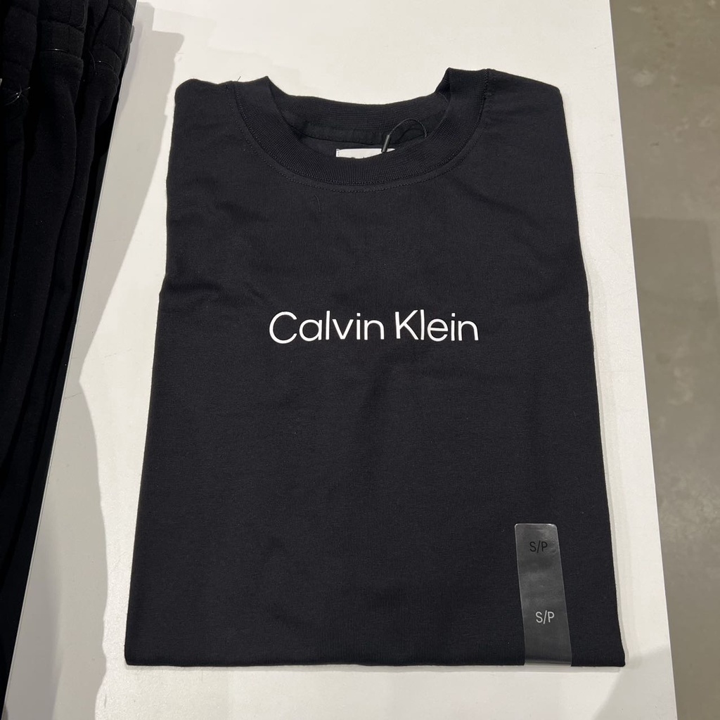 เสื้อยืด CalvinK Comfort โลโก้คลาสสิกเหมาะสําหรับการพิมพ์คลาสสิกของผู้ชายและผู้หญิง