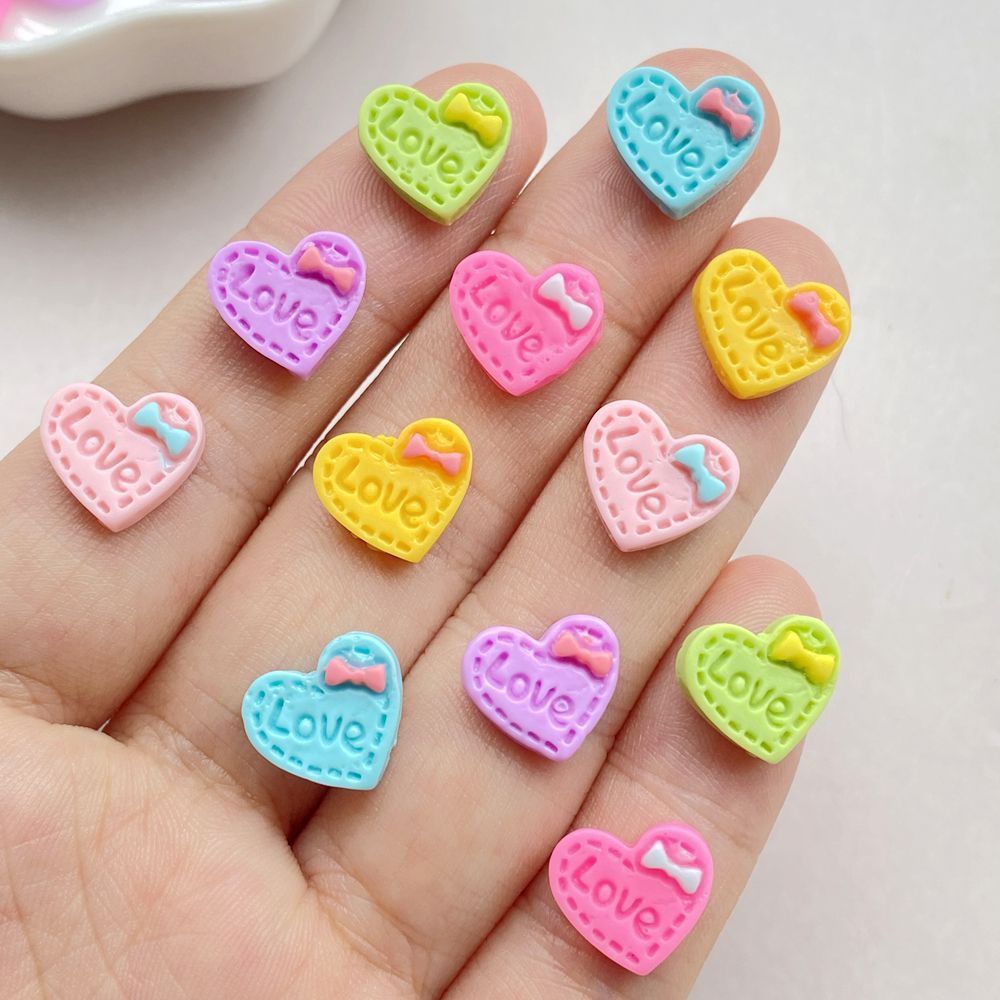 30 ชิ้น 11 มม.เรซิ่น 3D สี Mini Heart-Shaped อัญมณีแบนกลับรูปปั้นสมุดภาพงานแต่งงาน Decals เล็บเครื่องมือหัตถกรรม
