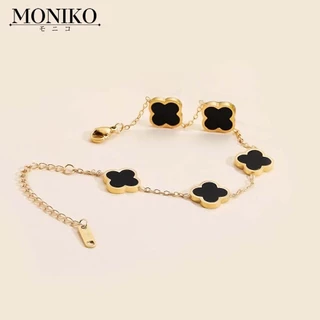MONIKO การออกแบบดั้งเดิม สร้อยข้อมือโคลเวอร์สี่แฉกหอยมุก 18K สร้อยข้อมือนำโชค เหมาะสำหรับให้เป็นของขวัญ