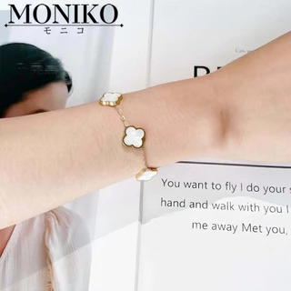 MONIKO การออกแบบดั้งเดิม สร้อยข้อมือโคลเวอร์สี่แฉกหอยมุก 18K สร้อยข้อมือนำโชค เหมาะสำหรับให้เป็นของขวัญ