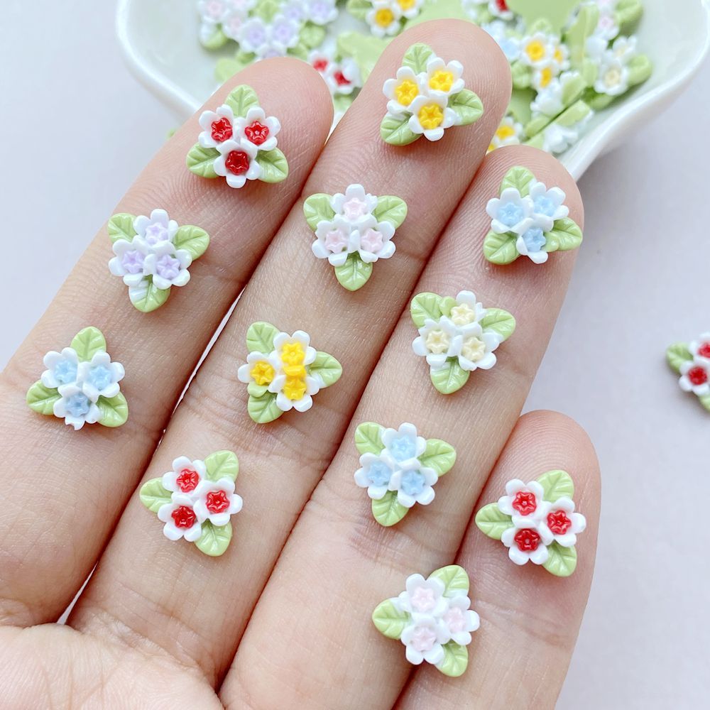 50ชิ้นผสมเรซิ่นมินิที่มีสีสันโคลเวอร์กุหลาบแบนกลับรูปปั้นดอกไม้-เหมาะมากสําหรับทําเล็บ, ทําเอง สมุดภาพแต่งงาน,งานฝีมือเครื่องประดับและอุปกรณ์
