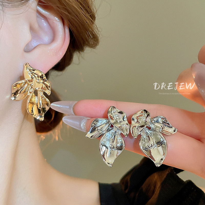DREJEW เดรช 925 เงินเข็มเย็นสไตล์ ซอก ย้อนยุคโลหะดอกไม้ต่างหูออกแบบต่างหูแฟชั่นที่เรียบง่ายระดับไฮเอนด์ต่างหูผู้หญิง ไม่แพ้ง่าย - รูปที่ 3