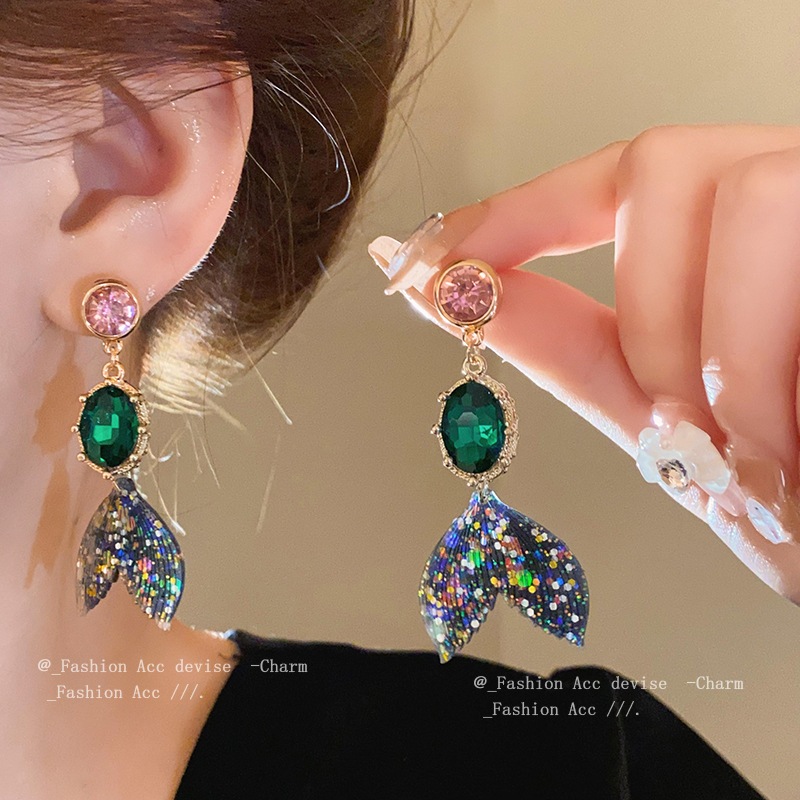 เข็มเงินสีเพชรต่างหูหางปลาซอกการออกแบบสร้างสรรค์ความรู้สึกต่างหูแฟชั่นแสงหรูหราต่างหูความรู้สึกสูงขายส่ง