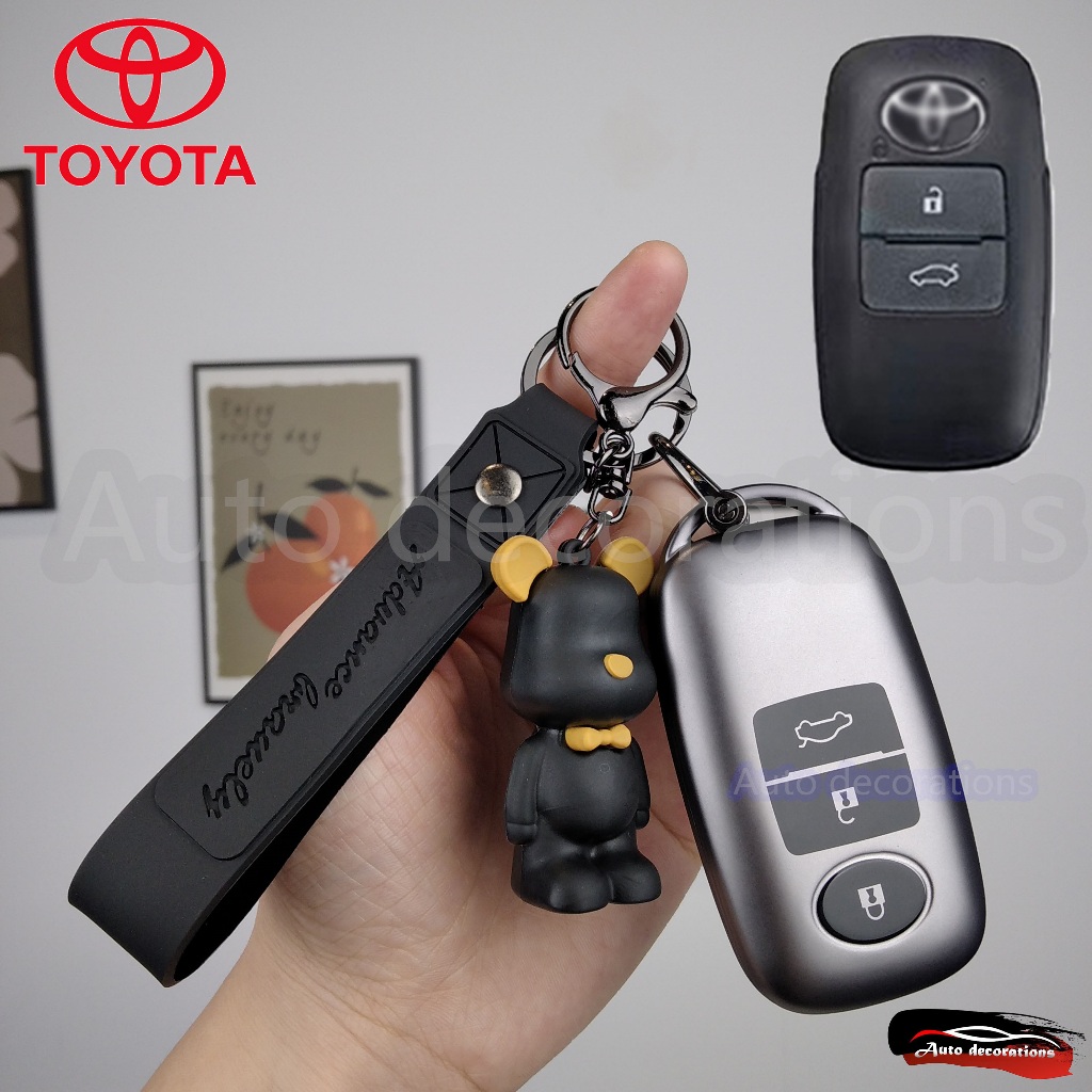 Toyota Yaris กระเป๋ากุญแจรถล่าสุดสําหรับ โตโยต้า ยาริส สมาร์ทคีย์ฝาครอบป้องกันหมีสไตล์พวงกุญแจ 3ปุ่ม