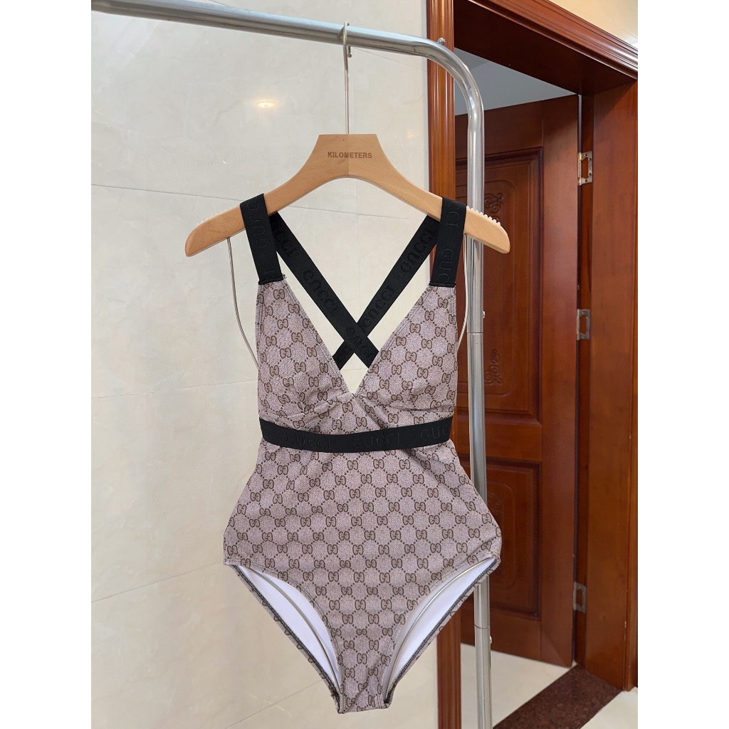 Love bikini / ชุดว่ายน้ําสําหรับผู้หญิง / ชิ้นเดียว / บิกินี่ D แบบกําหนดเองระดับไฮเอนด์ / D03