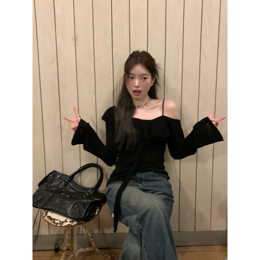 เสื้อสเวตเตอร์แขนยาวไหล่เดียวผู้หญิงมีสไตล์ S สีดํานัวเนียสําหรับลุคหวานและเผ็ด