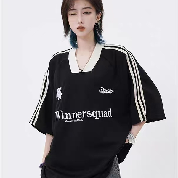 BeCoolMan เย็บปักถักร้อย อเมริกันฮิปฮอปสามลายเสื้อกีฬาย้อนยุคสำหรับผู้ชายและผู้หญิงในฤดูร้อนใหม่วินเทจหลวมอินเทรนด์แบรนด์เสื้อยืดแขนสั้น