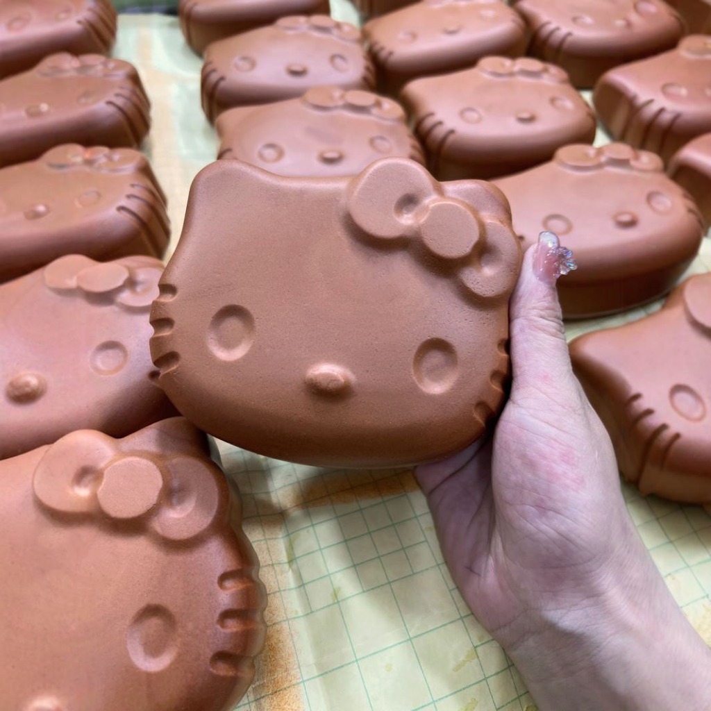 ช็อคโกแลตคิตตี้แมวสกุชชี่ของเล่นบีบเหนียวบรรเทาความเครียดของเล่นช้าสําหรับสาวๆวัยรุ่นเด็ก